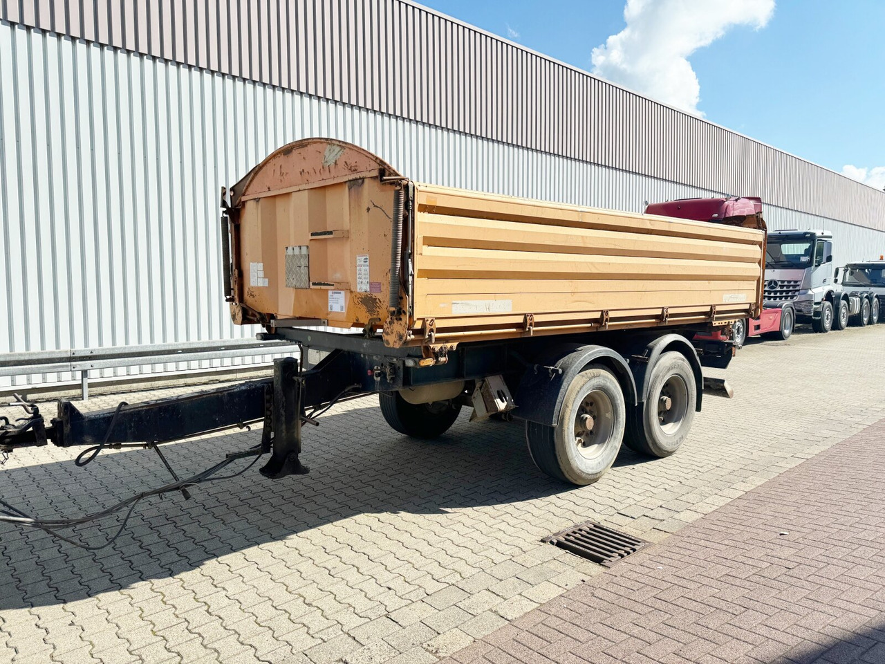 Schwarzmüller TKA 18 TKA 18, Alu-Bordwände, ca. 11m³ - مقطورة قلاب: صورة 3 Schwarzmüller TKA 18 TKA 18, Alu-Bordwände, ca. 11m³ - مقطورة قلاب: صورة 3