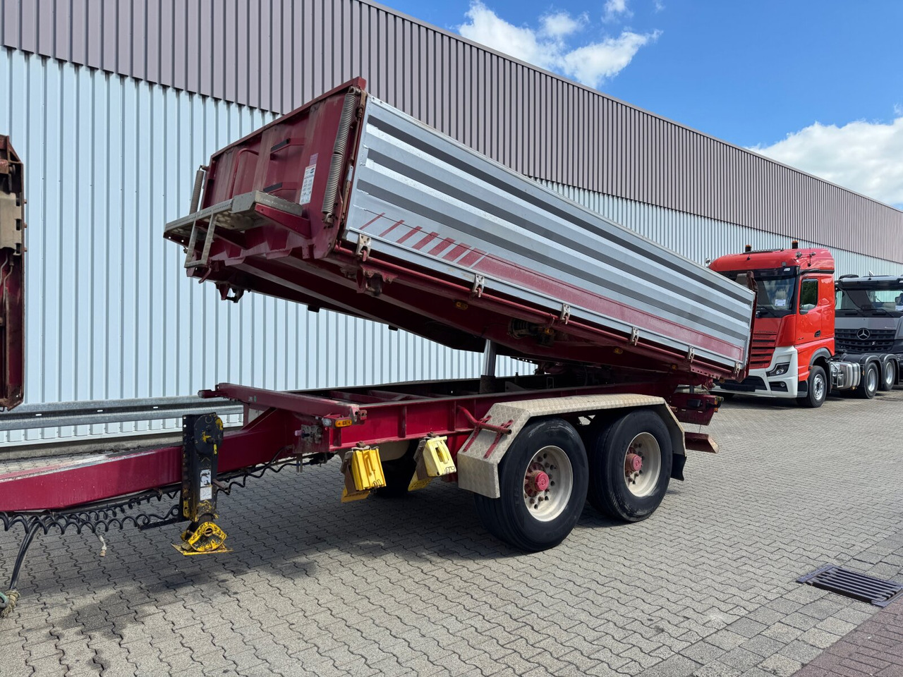 Schwarzmüller TKA-E 18 TKA-E 18, Alu-Bordwände ca. 11m³ - عربة مقطورة: صورة 1 Schwarzmüller TKA-E 18 TKA-E 18, Alu-Bordwände ca. 11m³ - عربة مقطورة: صورة 1