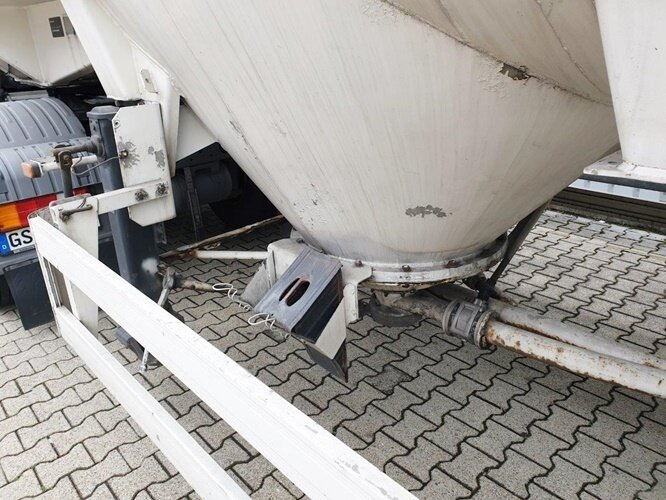 Spitzer SF 2455/4 UN PM SF 2455/4 UN PM Siloaufliger ca. 55m³ - بلكر: صورة 2 Spitzer SF 2455/4 UN PM SF 2455/4 UN PM Siloaufliger ca. 55m³ - بلكر: صورة 2