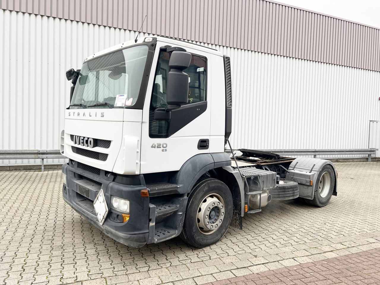 Stralis AD440S42T/P 4x2 Stralis AD440X42T/P 4x2, Ex- - وحدة جر: صورة 1 Stralis AD440S42T/P 4x2 Stralis AD440X42T/P 4x2, Ex- - وحدة جر: صورة 1