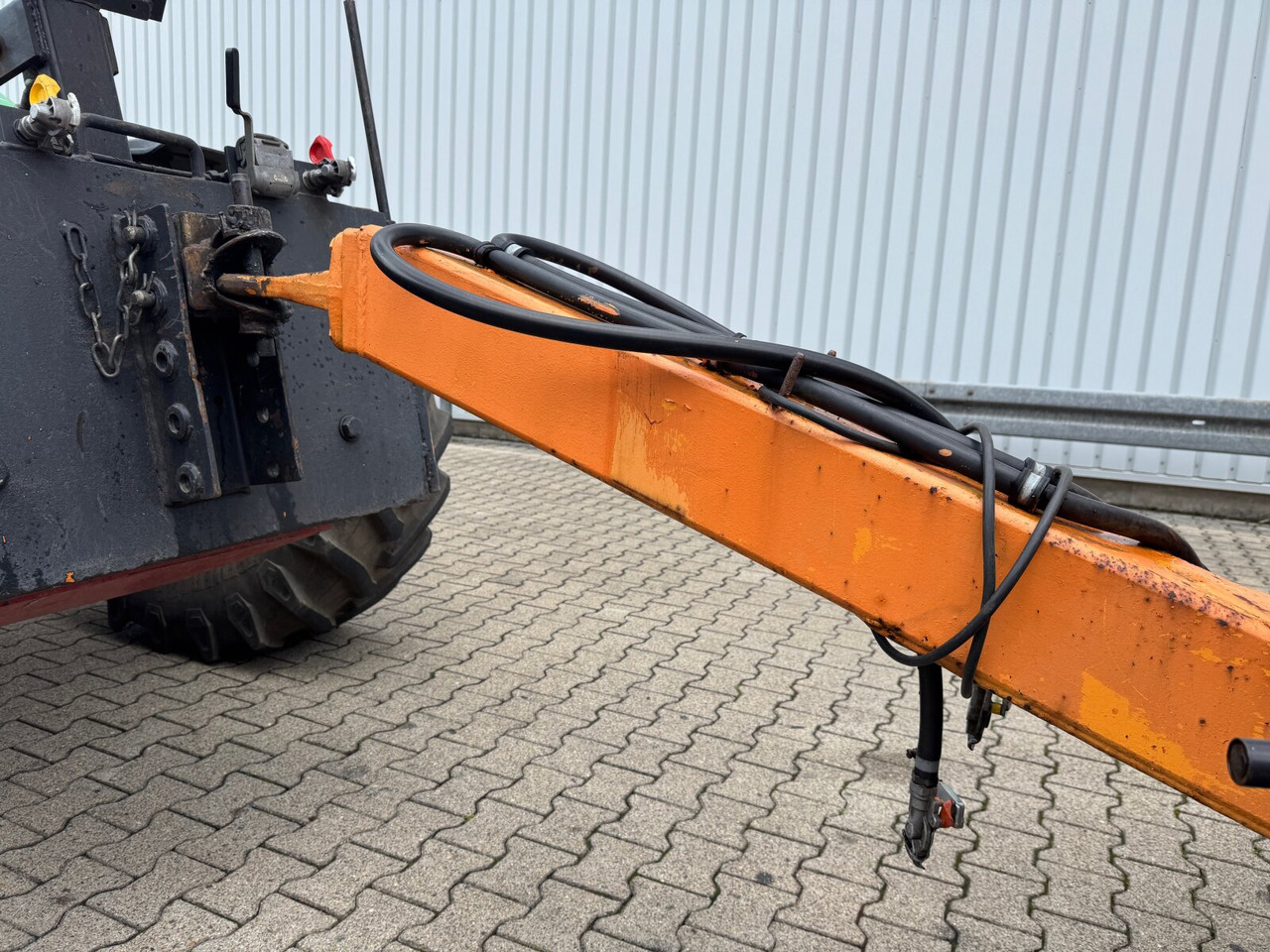 T 105 mit 3 Auffahrrampen T 105 mit 3 Auffahrrampen - مقطورة مسطحة منخفضة: صورة 2 T 105 mit 3 Auffahrrampen T 105 mit 3 Auffahrrampen - مقطورة مسطحة منخفضة: صورة 2