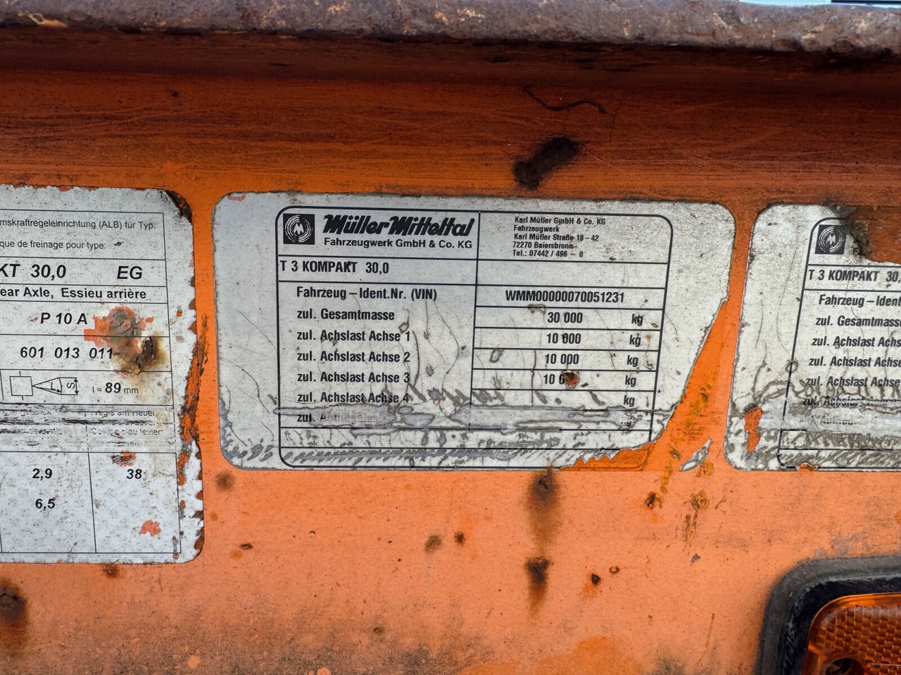 T 3 Kompakt 30,0 T 3 Kompakt 30,0, Hydr. Rampen, Verbr. auf 3m - مقطورة مسطحة منخفضة: صورة 5 T 3 Kompakt 30,0 T 3 Kompakt 30,0, Hydr. Rampen, Verbr. auf 3m - مقطورة مسطحة منخفضة: صورة 5
