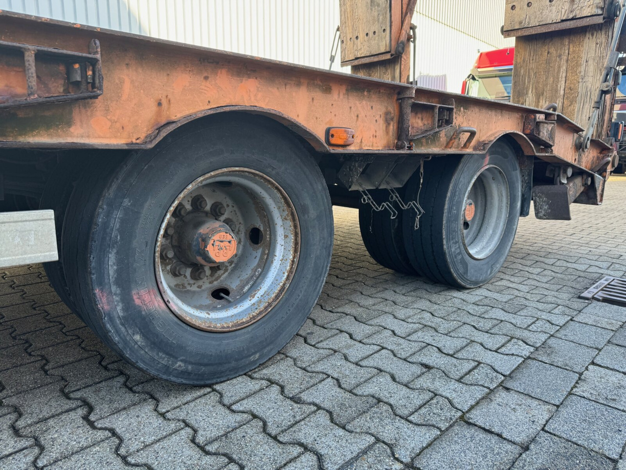 T 3 Kompakt 30,0 T 3 Kompakt 30,0, Hydr. Rampen, Verbr. auf 3m - مقطورة مسطحة منخفضة: صورة 2 T 3 Kompakt 30,0 T 3 Kompakt 30,0, Hydr. Rampen, Verbr. auf 3m - مقطورة مسطحة منخفضة: صورة 2