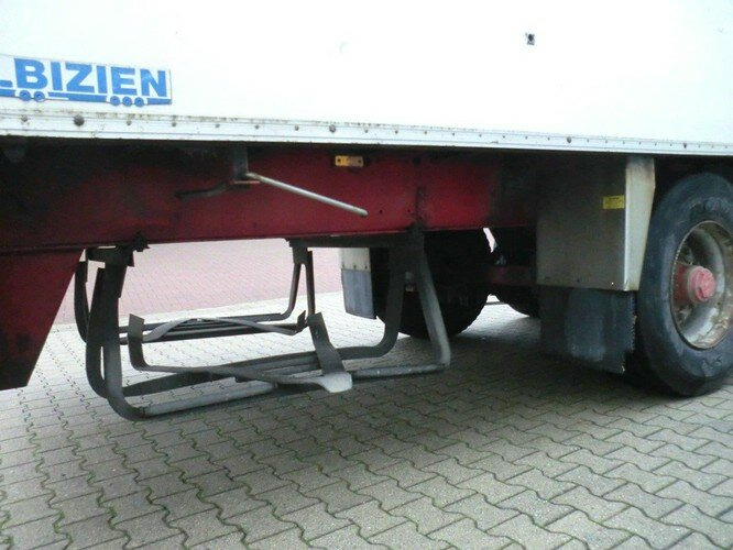 - TC34CGN FRUEHAUF, FRANCE TC34CGN mit Aggregat Thermoking TK-1 30 - نصف مقطورة مُبرِّدة: صورة 5 - TC34CGN FRUEHAUF, FRANCE TC34CGN mit Aggregat Thermoking TK-1 30 - نصف مقطورة مُبرِّدة: صورة 5