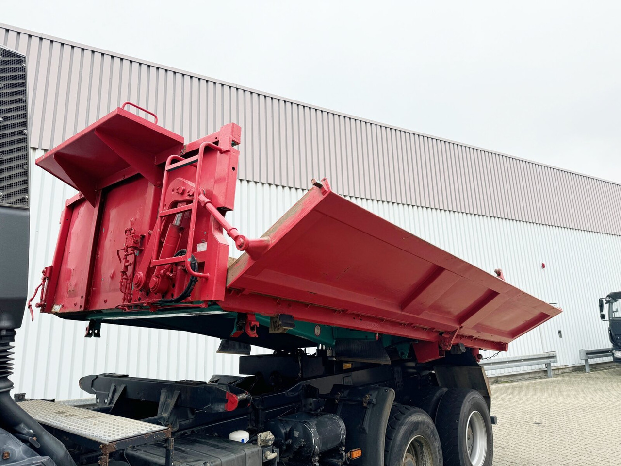 شاحنة قلاب Trakker AD260T45W 6x6 Trakker AD260T45W 6x6, Bordmatik: صورة 14