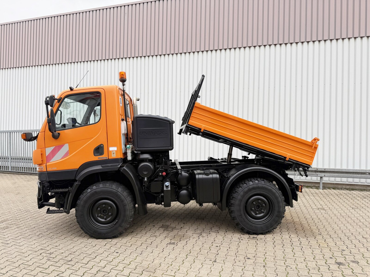 Unimog U 20 4x4 U 20 4x4, Kipper, Zapfwelle, Winterdienstausstattung, 2x AHK - شاحنة التوصيل: صورة 2 Unimog U 20 4x4 U 20 4x4, Kipper, Zapfwelle, Winterdienstausstattung, 2x AHK - شاحنة التوصيل: صورة 2