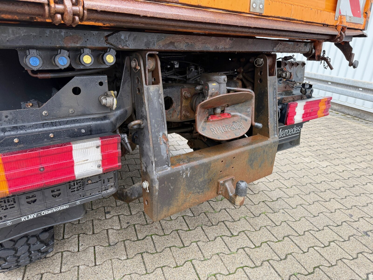 Unimog U 20 4x4 U 20 4x4, Kipper, Zapfwelle, Winterdienstausstattung, 2x AHK - شاحنة التوصيل: صورة 2 Unimog U 20 4x4 U 20 4x4, Kipper, Zapfwelle, Winterdienstausstattung, 2x AHK - شاحنة التوصيل: صورة 2