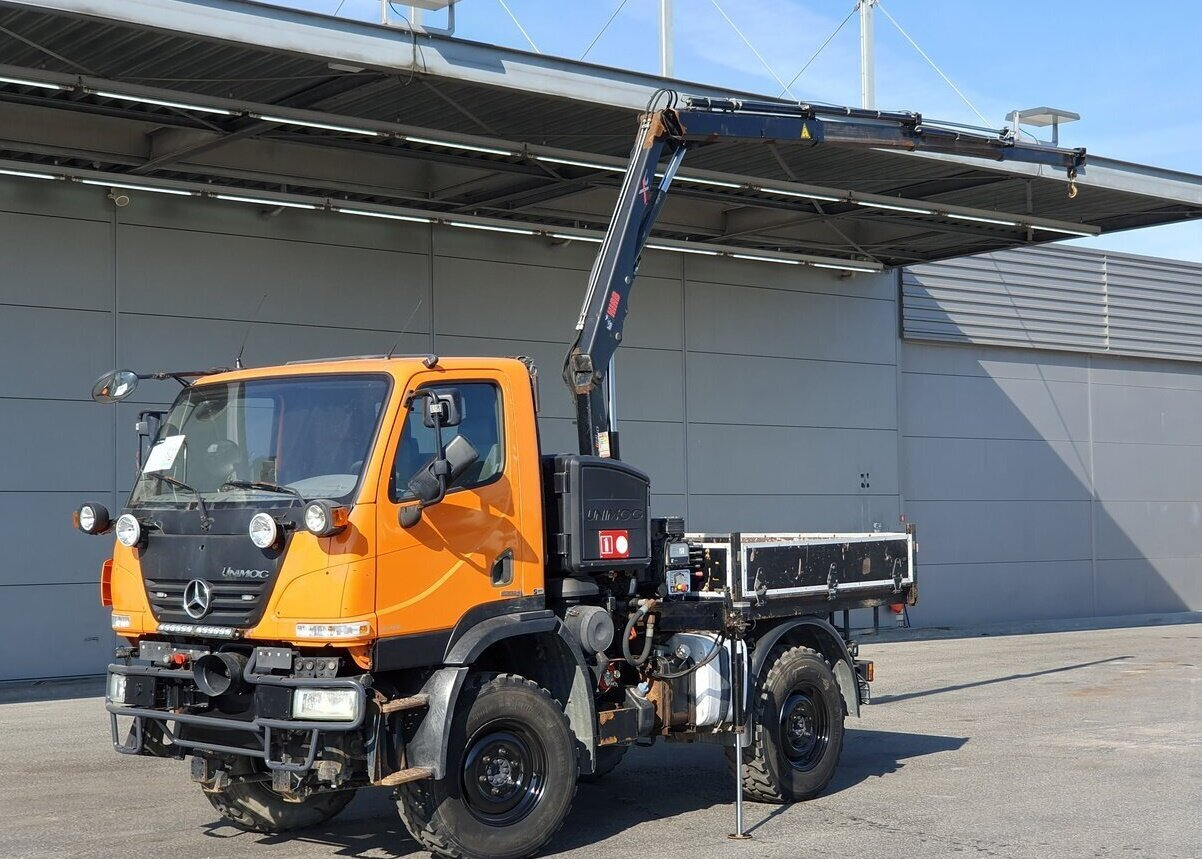 Unimog U 20 4x4 U 20 4x4, Zapfwelle, Kran Hiab 022D-3 HiDuo, Funk - شاحنة التوصيل: صورة 1 Unimog U 20 4x4 U 20 4x4, Zapfwelle, Kran Hiab 022D-3 HiDuo, Funk - شاحنة التوصيل: صورة 1