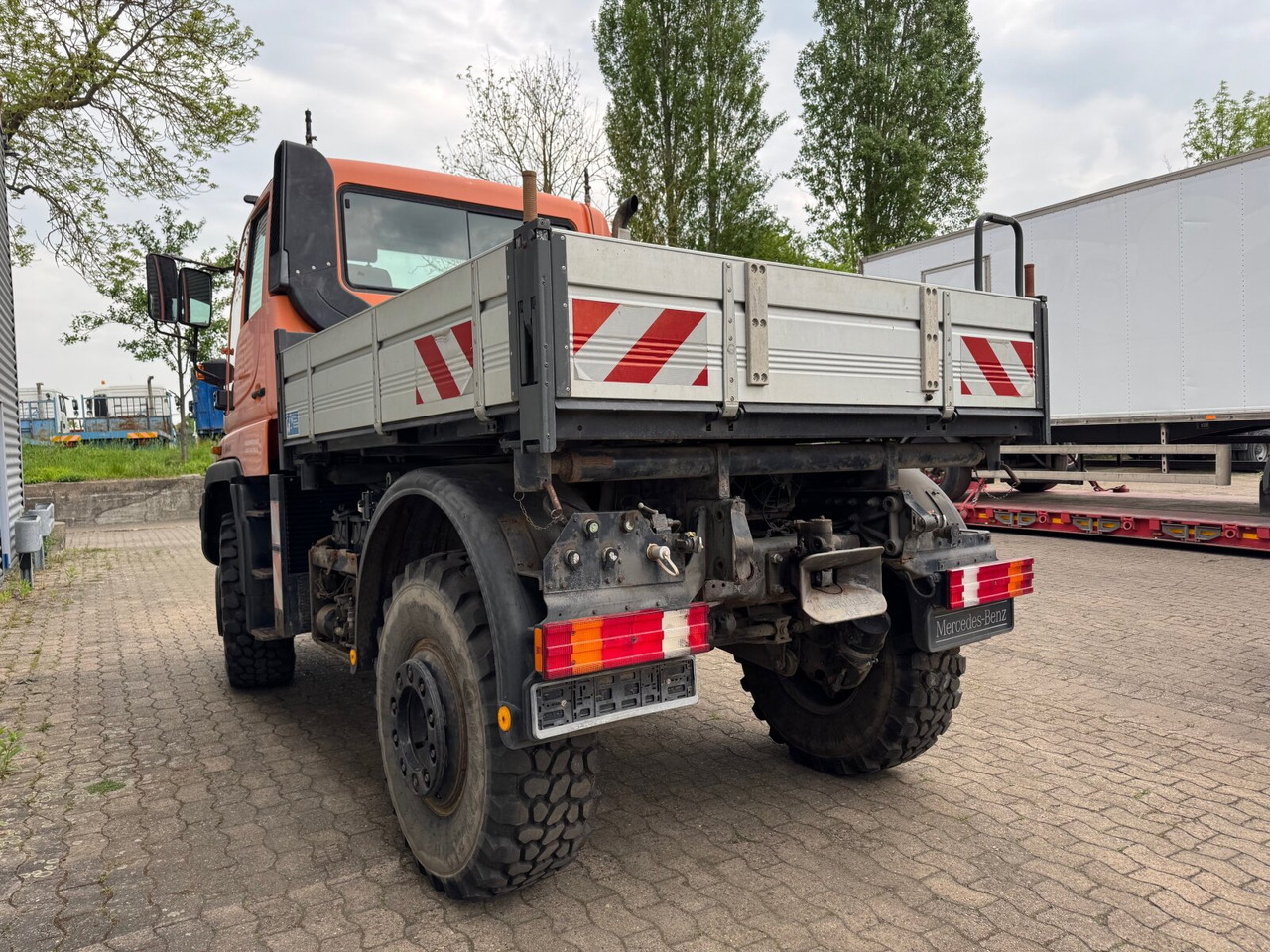 Unimog U 400 405/12 4x4 U 400 405/12 4x4, Kipper, Kommunalhydraulik, VarioPilot, Zapfwelle - شاحنة التوصيل: صورة 5 Unimog U 400 405/12 4x4 U 400 405/12 4x4, Kipper, Kommunalhydraulik, VarioPilot, Zapfwelle - شاحنة التوصيل: صورة 5