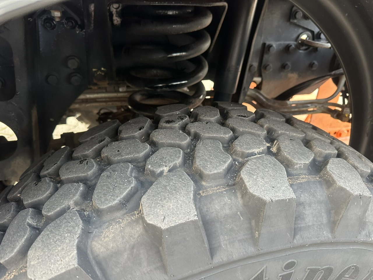 Unimog U300 405/10 4x4 U300 405/10 4x4, Kommunalhydraulik, Frontzapfwelle, Kipper - شاحنة التوصيل: صورة 4 Unimog U300 405/10 4x4 U300 405/10 4x4, Kommunalhydraulik, Frontzapfwelle, Kipper - شاحنة التوصيل: صورة 4