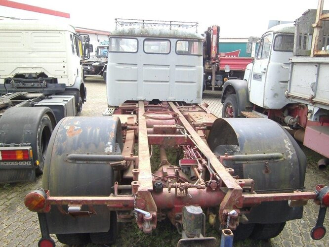 V5 4x2 Saurer V5 4x2 - شاحنة هيكل كابينة: صورة 4 V5 4x2 Saurer V5 4x2 - شاحنة هيكل كابينة: صورة 4