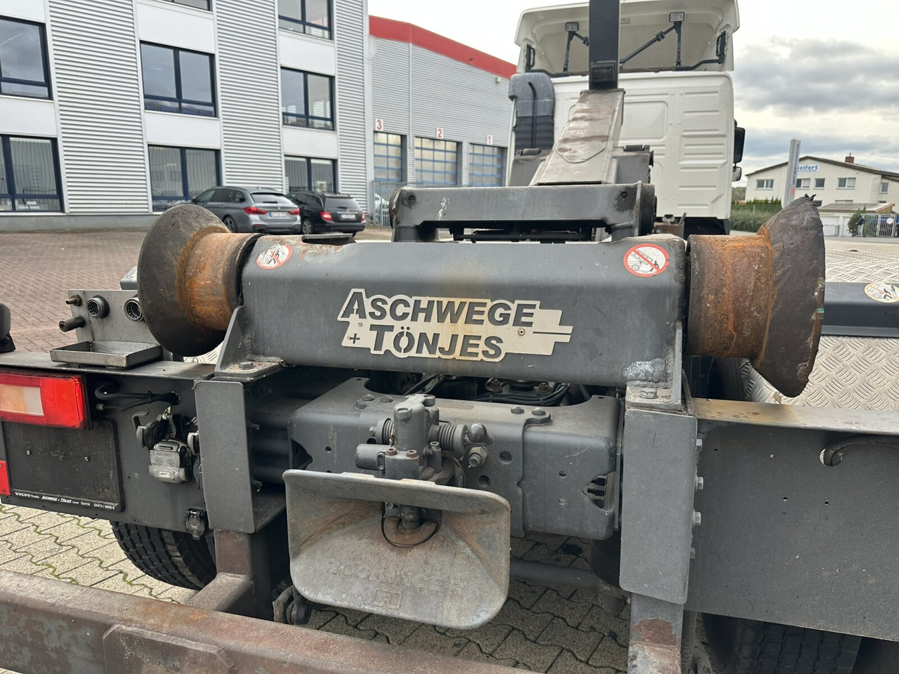 Volvo FM 400 6x4 R FM 400/6x4 R, VDL S-21-6200 4.50 bis 7.00m Container - شاحنة ذات خطاف: صورة 2 Volvo FM 400 6x4 R FM 400/6x4 R, VDL S-21-6200 4.50 bis 7.00m Container - شاحنة ذات خطاف: صورة 2