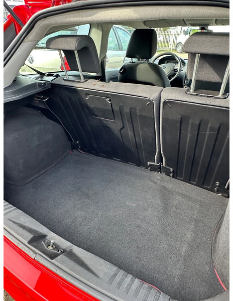 Ford Fiesta TDCi 1.4 + AIRCO + CARPLAY + REAR CAMERA + 194.511 KM - هاتشباك: صورة 4 Ford Fiesta TDCi 1.4 + AIRCO + CARPLAY + REAR CAMERA + 194.511 KM - هاتشباك: صورة 4