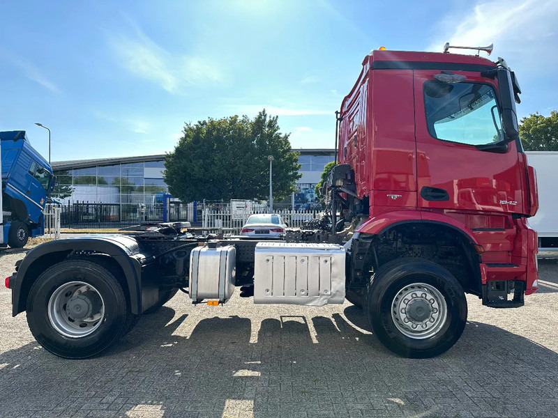 Mercedes-Benz Arocs 1824 4x4 ALLROAD + KIPPER HYDRAULIC + 334.231 KM + SPRING / SPRING + EURO 6 - وحدة جر: صورة 5 Mercedes-Benz Arocs 1824 4x4 ALLROAD + KIPPER HYDRAULIC + 334.231 KM + SPRING / SPRING + EURO 6 - وحدة جر: صورة 5