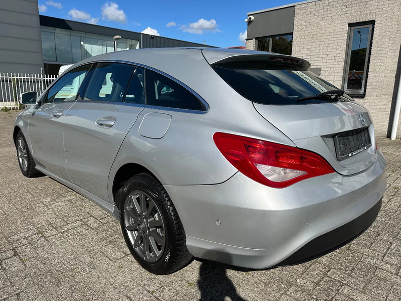 Mercedes-Benz CLA-Klasse 200 D - SHOOTING BRAKE + STANDKLIMA + NAVI - سيارة: صورة 3 Mercedes-Benz CLA-Klasse 200 D - SHOOTING BRAKE + STANDKLIMA + NAVI - سيارة: صورة 3