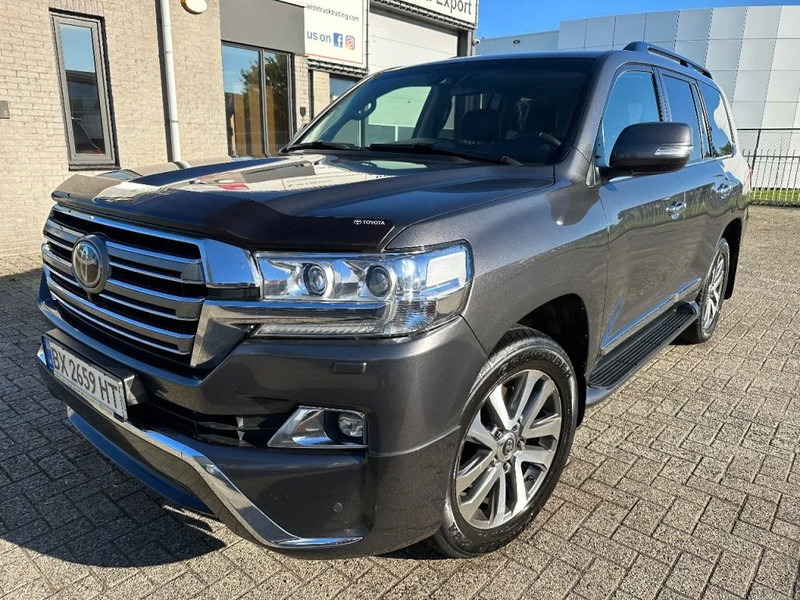 Toyota Land Cruiser V8 LAND CRUISER 200 V8 + CAMERA 360 + FRIDGE + DIESEL + ONLY EXPORT - سيارة دفع رباعي: صورة 1 Toyota Land Cruiser V8 LAND CRUISER 200 V8 + CAMERA 360 + FRIDGE + DIESEL + ONLY EXPORT - سيارة دفع رباعي: صورة 1