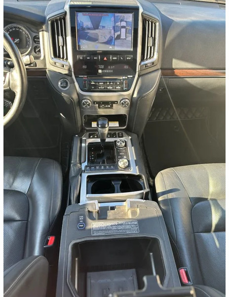 سيارة دفع رباعي Toyota Land Cruiser V8 LAND CRUISER 200 V8 + CAMERA 360 + FRIDGE + DIESEL + ONLY EXPORT: صورة 11