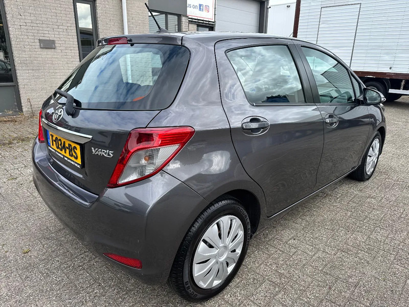 Toyota Yaris 1.4 D + NAVI + AIRCO + REAR CAMERA + APK / TUV + MARGE - هاتشباك: صورة 4 Toyota Yaris 1.4 D + NAVI + AIRCO + REAR CAMERA + APK / TUV + MARGE - هاتشباك: صورة 4