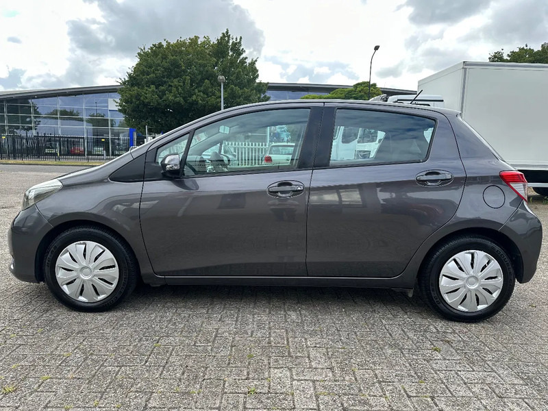 Toyota Yaris 1.4 D + NAVI + AIRCO + REAR CAMERA + APK / TUV + MARGE - هاتشباك: صورة 2 Toyota Yaris 1.4 D + NAVI + AIRCO + REAR CAMERA + APK / TUV + MARGE - هاتشباك: صورة 2