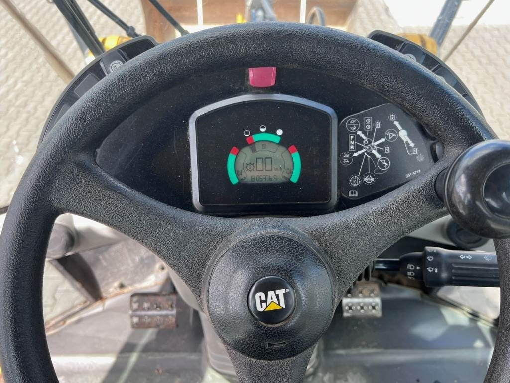 اللودر بعجل CAT 908 H: صورة 26