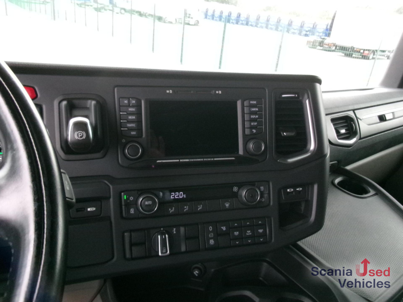 SCANIA R 450 A4x2EB 2 Tanks Standklima TOP!!! - وحدة جر: صورة 3 SCANIA R 450 A4x2EB 2 Tanks Standklima TOP!!! - وحدة جر: صورة 3