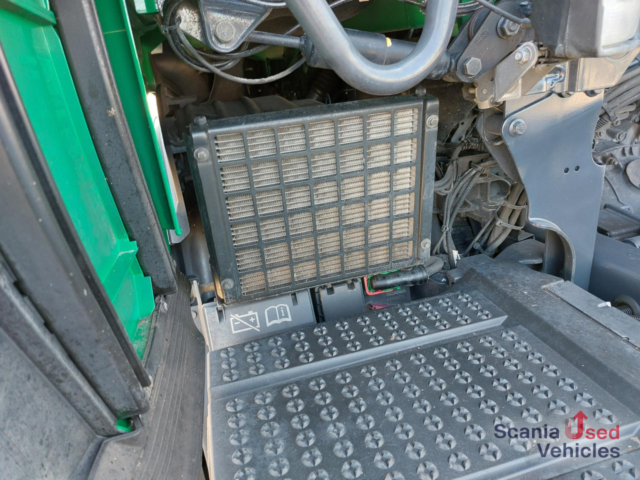 SCANIA R 450 A4x2EB Mega Jumbo Volumen DAB Standklima - وحدة جر: صورة 3 SCANIA R 450 A4x2EB Mega Jumbo Volumen DAB Standklima - وحدة جر: صورة 3