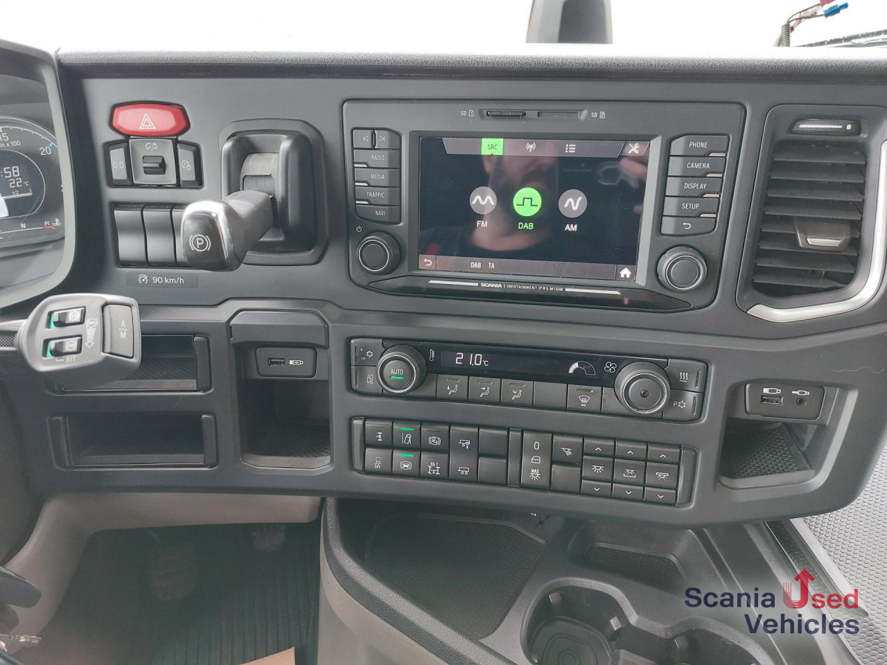 SCANIA R 460 A4x2NA 2 Kreis Hydraulik Navi Standklima Ret - وحدة جر: صورة 2 SCANIA R 460 A4x2NA 2 Kreis Hydraulik Navi Standklima Ret - وحدة جر: صورة 2