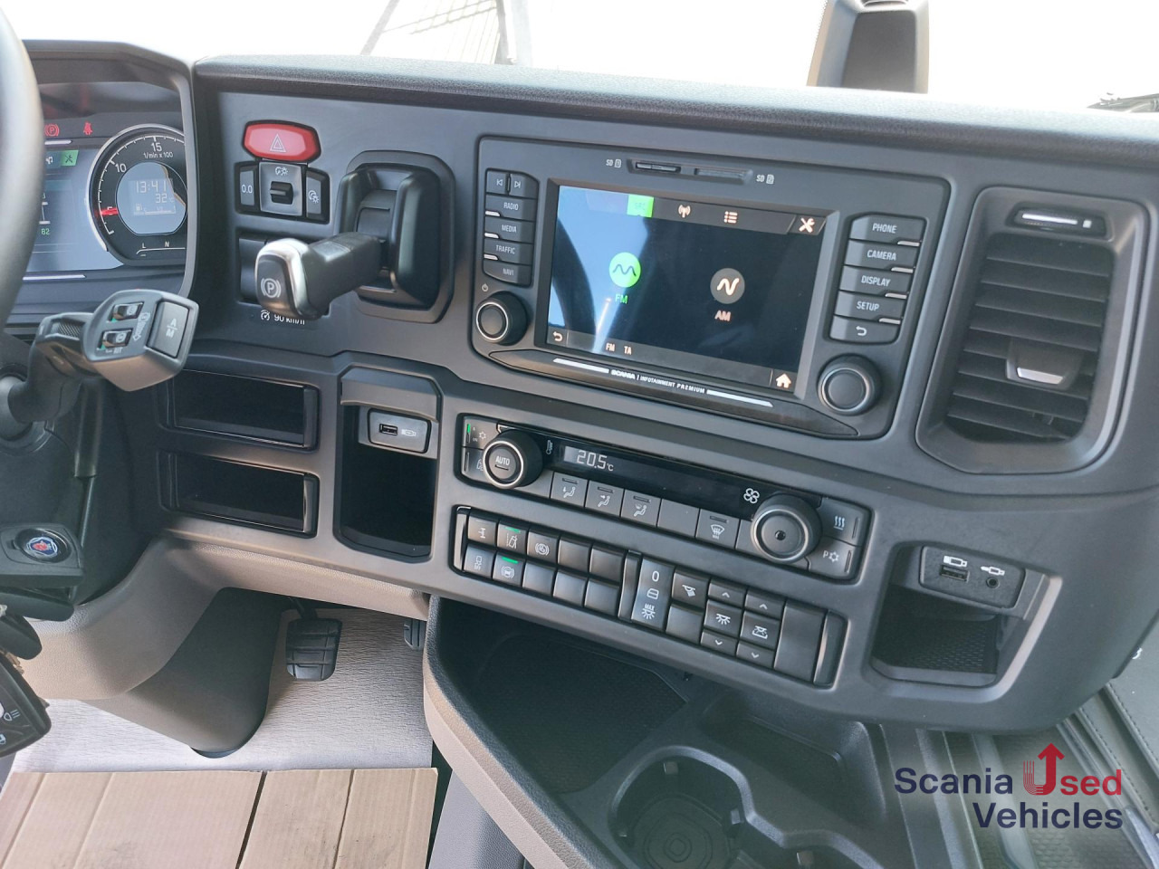 SCANIA R 460 A4x2NA Navi Steitenverk. 2 Tanks Standklima - وحدة جر: صورة 2 SCANIA R 460 A4x2NA Navi Steitenverk. 2 Tanks Standklima - وحدة جر: صورة 2