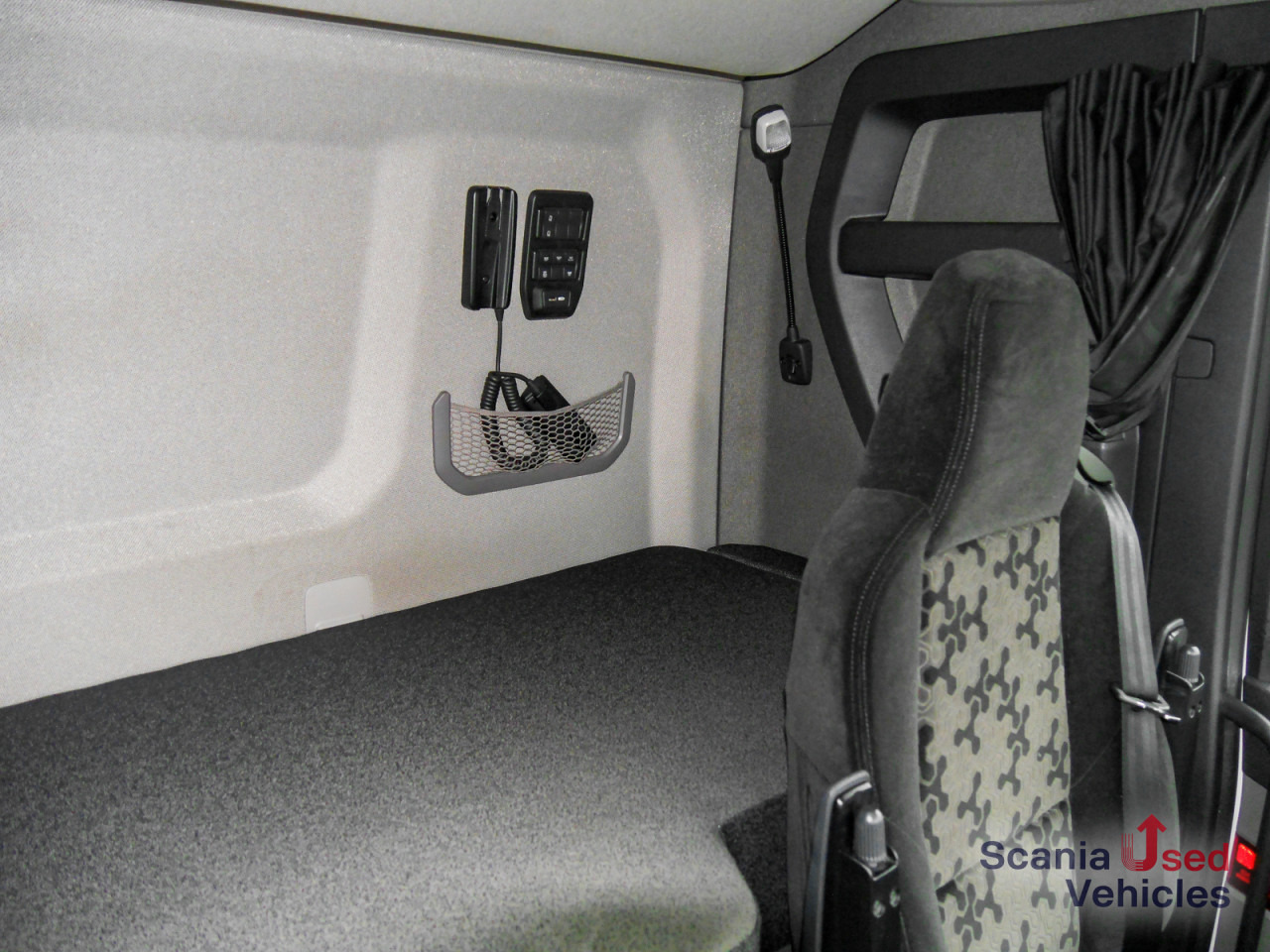 SCANIA R 460 A4x2EB - SUPER - - وحدة جر: صورة 2 SCANIA R 460 A4x2EB - SUPER - - وحدة جر: صورة 2