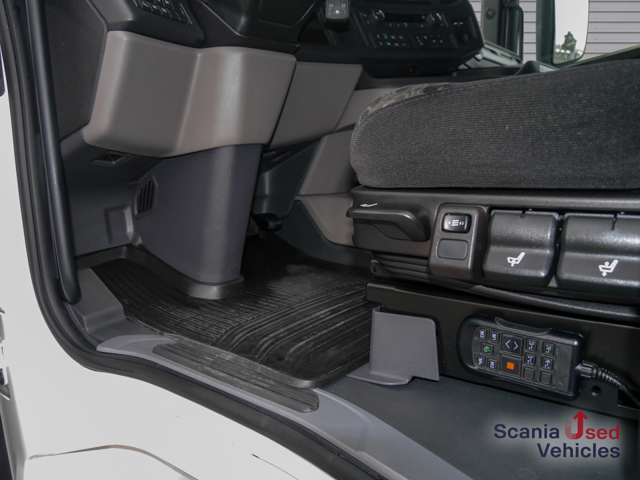 SCANIA R 460 A4x2NA - SUPER - - وحدة جر: صورة 3 SCANIA R 460 A4x2NA - SUPER - - وحدة جر: صورة 3