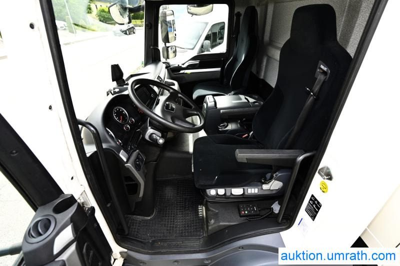 شاحنة مقفلة MAN MAN TGL 12.250 4x2 L/BL Koffer Ladebordwand Klimaautomatik NAVI Luftfederung Automatikgetriebe EURO 6: صورة 16