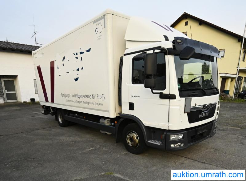 MAN MAN TGL 12.250 4x2 L/BL Koffer Ladebordwand Klimaautomatik NAVI Luftfederung Automatikgetriebe EURO 6 - شاحنة مقفلة: صورة 4 MAN MAN TGL 12.250 4x2 L/BL Koffer Ladebordwand Klimaautomatik NAVI Luftfederung Automatikgetriebe EURO 6 - شاحنة مقفلة: صورة 4