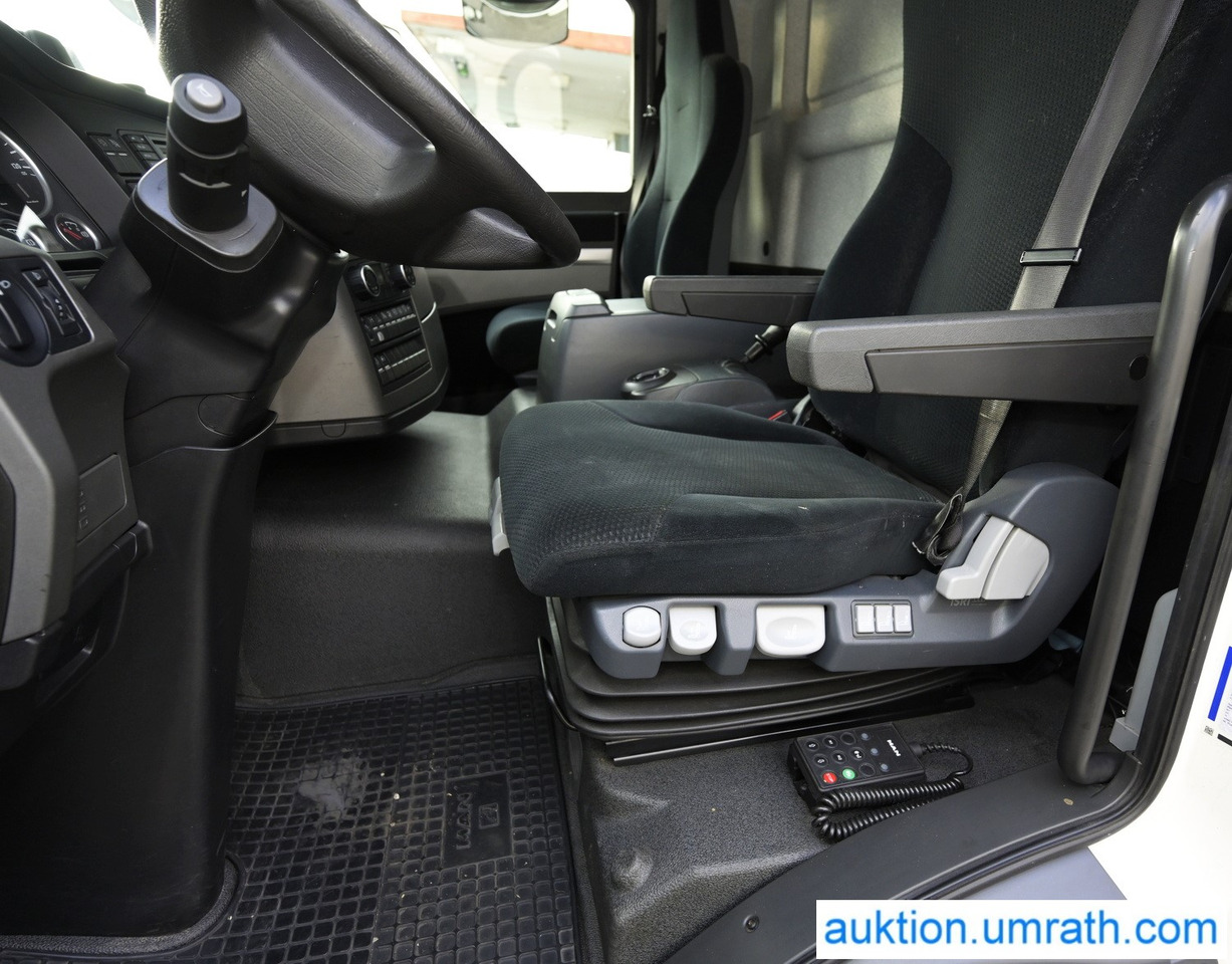 شاحنة مقفلة MAN TGL 12.250 4x2 L/BL Koffer Ladebordwand Klimaautomatik NAVI Luftfederung Automatikgetriebe EURO 6: صورة 16
