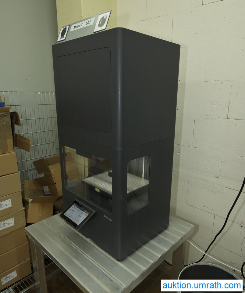 Markforged Metal X Metal X Metal-3D-Printing farm - آلات الطباعة: صورة 3 Markforged Metal X Metal X Metal-3D-Printing farm - آلات الطباعة: صورة 3