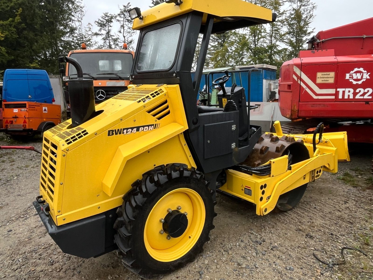 BOMAG Walzenzug BW 124 PDH-4 Planierschild 100 Bstd. - مدحلة ضاغطة: صورة 3 BOMAG Walzenzug BW 124 PDH-4 Planierschild 100 Bstd. - مدحلة ضاغطة: صورة 3