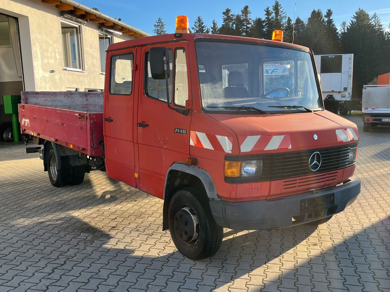 Mercedes-Benz 714D Doka Pritsche - شاحنة مفتوحة, الشاحنات الصغيرة كابينة مزدوجة: صورة 2 Mercedes-Benz 714D Doka Pritsche - شاحنة مفتوحة, الشاحنات الصغيرة كابينة مزدوجة: صورة 2