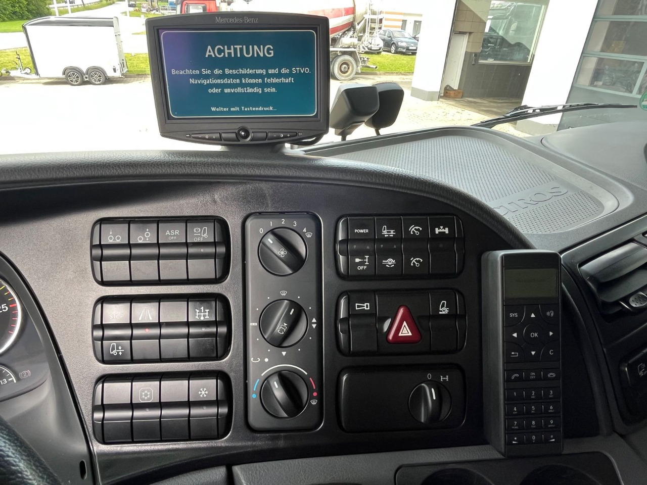 شاحنة ذات خطاف Mercedes-Benz Actros 2544 MP3 Abrollkipper original 84.000KM: صورة 14