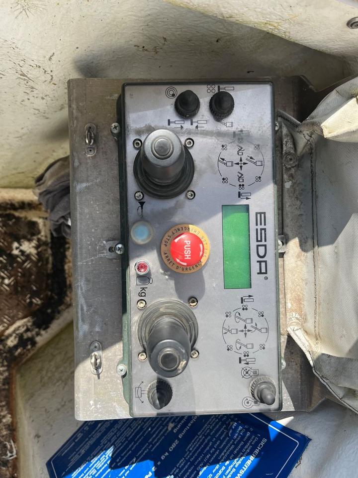 منصة تلسكوبية محمولة على شاحنة Mercedes-Benz Atego 816 ESDA TG 1800 Steiger 1000V isoliert: صورة 10 منصة تلسكوبية محمولة على شاحنة Mercedes-Benz Atego 816 ESDA TG 1800 Steiger 1000V isoliert: صورة 10