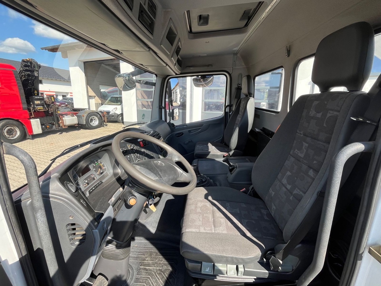 منصة تلسكوبية محمولة على شاحنة Mercedes-Benz Atego 816 ESDA TG 1800 Steiger 1000V isoliert: صورة 9 منصة تلسكوبية محمولة على شاحنة Mercedes-Benz Atego 816 ESDA TG 1800 Steiger 1000V isoliert: صورة 9