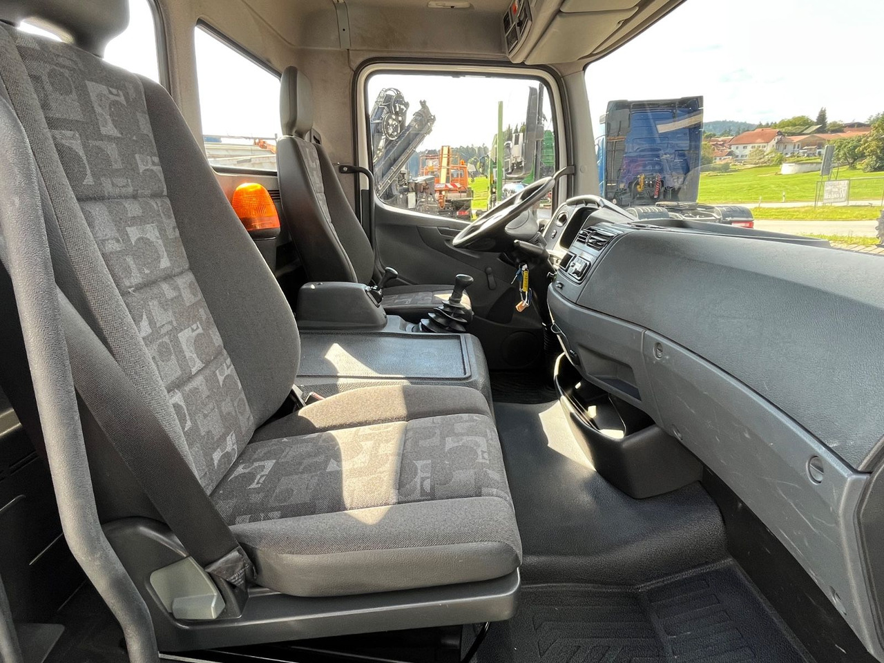 منصة تلسكوبية محمولة على شاحنة Mercedes-Benz Atego 816 ESDA TG 1800 Steiger 1000V isoliert: صورة 13 منصة تلسكوبية محمولة على شاحنة Mercedes-Benz Atego 816 ESDA TG 1800 Steiger 1000V isoliert: صورة 13