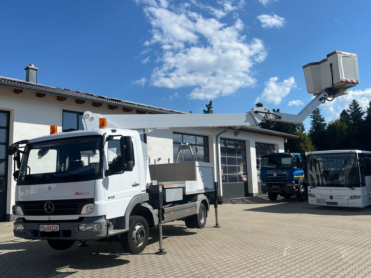 منصة تلسكوبية محمولة على شاحنة Mercedes-Benz Atego 816 ESDA TG 1800 Steiger 1000V isoliert: صورة 7 منصة تلسكوبية محمولة على شاحنة Mercedes-Benz Atego 816 ESDA TG 1800 Steiger 1000V isoliert: صورة 7