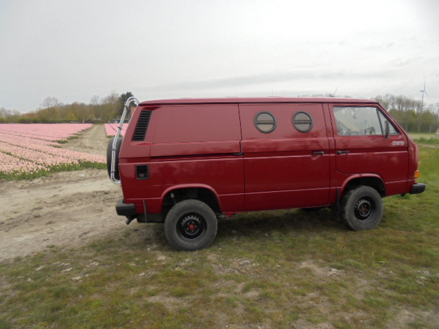 VOLKSWAGEN T3 Syncro 4X4 1.9 TD Wie neu! - كرفان فان: صورة 3 VOLKSWAGEN T3 Syncro 4X4 1.9 TD Wie neu! - كرفان فان: صورة 3