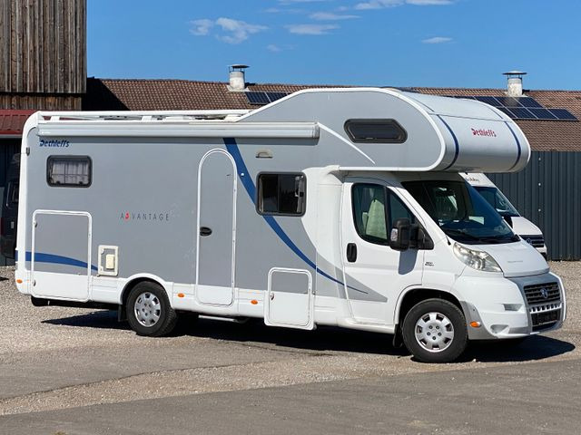 Dethleffs A 7071, Solar,SAT,AHK - موتر هوم سقف عالي: صورة 1 Dethleffs A 7071, Solar,SAT,AHK - موتر هوم سقف عالي: صورة 1