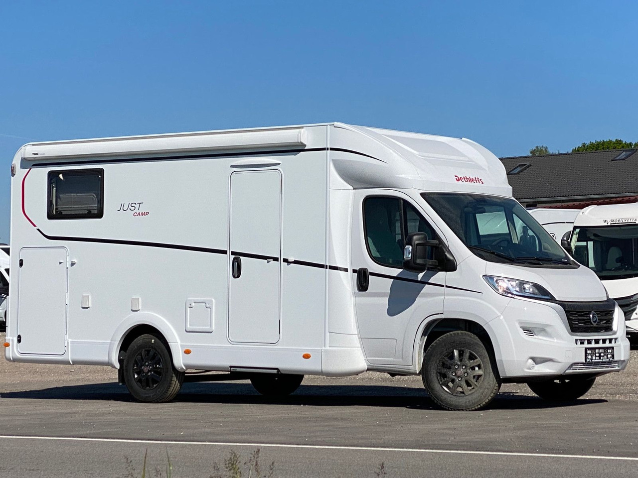 Dethleffs Just Camp T 6812 EB,Hubbett,Längsbetten, Markise - موتر هوم شبه متكامل: صورة 1 Dethleffs Just Camp T 6812 EB,Hubbett,Längsbetten, Markise - موتر هوم شبه متكامل: صورة 1