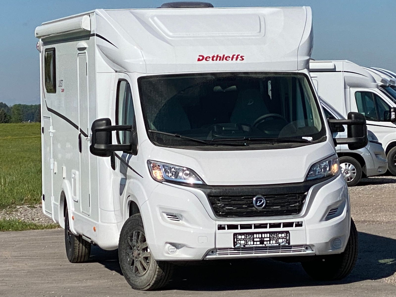 Dethleffs Just Camp T 6812 EB,Hubbett,Längsbetten, Markise - موتر هوم شبه متكامل: صورة 4 Dethleffs Just Camp T 6812 EB,Hubbett,Längsbetten, Markise - موتر هوم شبه متكامل: صورة 4
