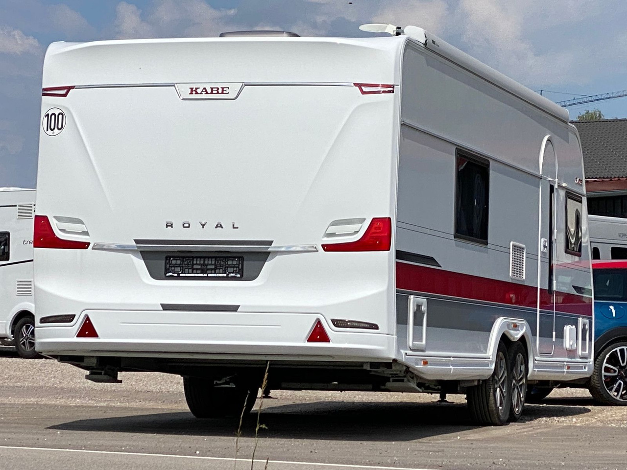 Kabe Royal 740 TDL KS, Voll Ausstattung, Hubstützen - كرفان سحب: صورة 5 Kabe Royal 740 TDL KS, Voll Ausstattung, Hubstützen - كرفان سحب: صورة 5
