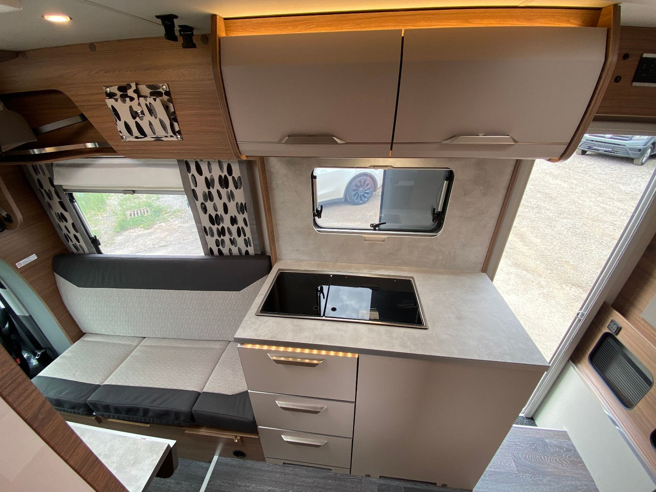 موتر هوم شبه متكامل Knaus Tourer Van 500 LT, slide Bett, 4 P. Zulassung: صورة 14 موتر هوم شبه متكامل Knaus Tourer Van 500 LT, slide Bett, 4 P. Zulassung: صورة 14