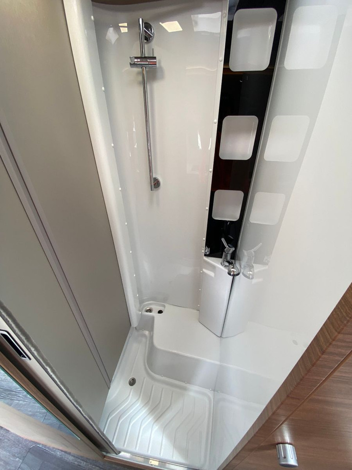 موتر هوم شبه متكامل Knaus Tourer Van 500 LT, slide Bett, 4 P. Zulassung: صورة 13 موتر هوم شبه متكامل Knaus Tourer Van 500 LT, slide Bett, 4 P. Zulassung: صورة 13