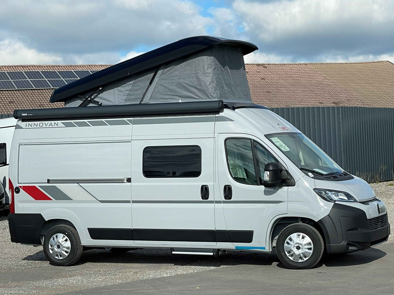 LMC INNOVAN 600 ,ASD, Aufstelldach,26 Modell, - كرفان فان: صورة 2 LMC INNOVAN 600 ,ASD, Aufstelldach,26 Modell, - كرفان فان: صورة 2