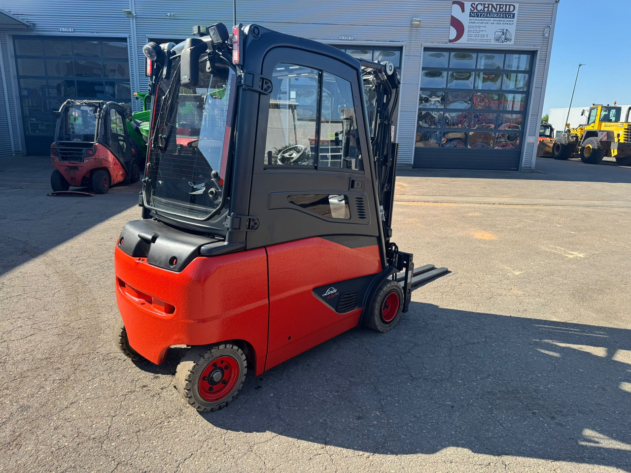 LINDE E20PHL-02 Elektro Triplex Kabine Heizung integriertes Ladegerät - رافعة شوكية كهربائية: صورة 3 LINDE E20PHL-02 Elektro Triplex Kabine Heizung integriertes Ladegerät - رافعة شوكية كهربائية: صورة 3
